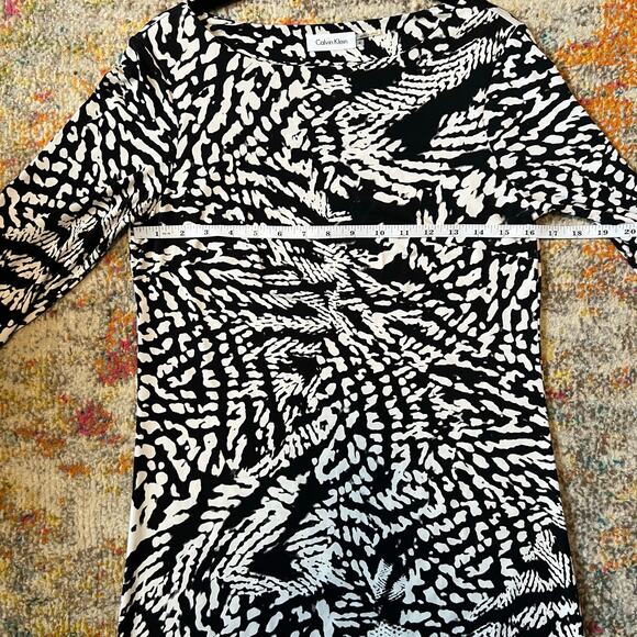 Calvin Klein Abstract Black and White Pattern Shift Dress Size 4 - Picture 4 of 8
